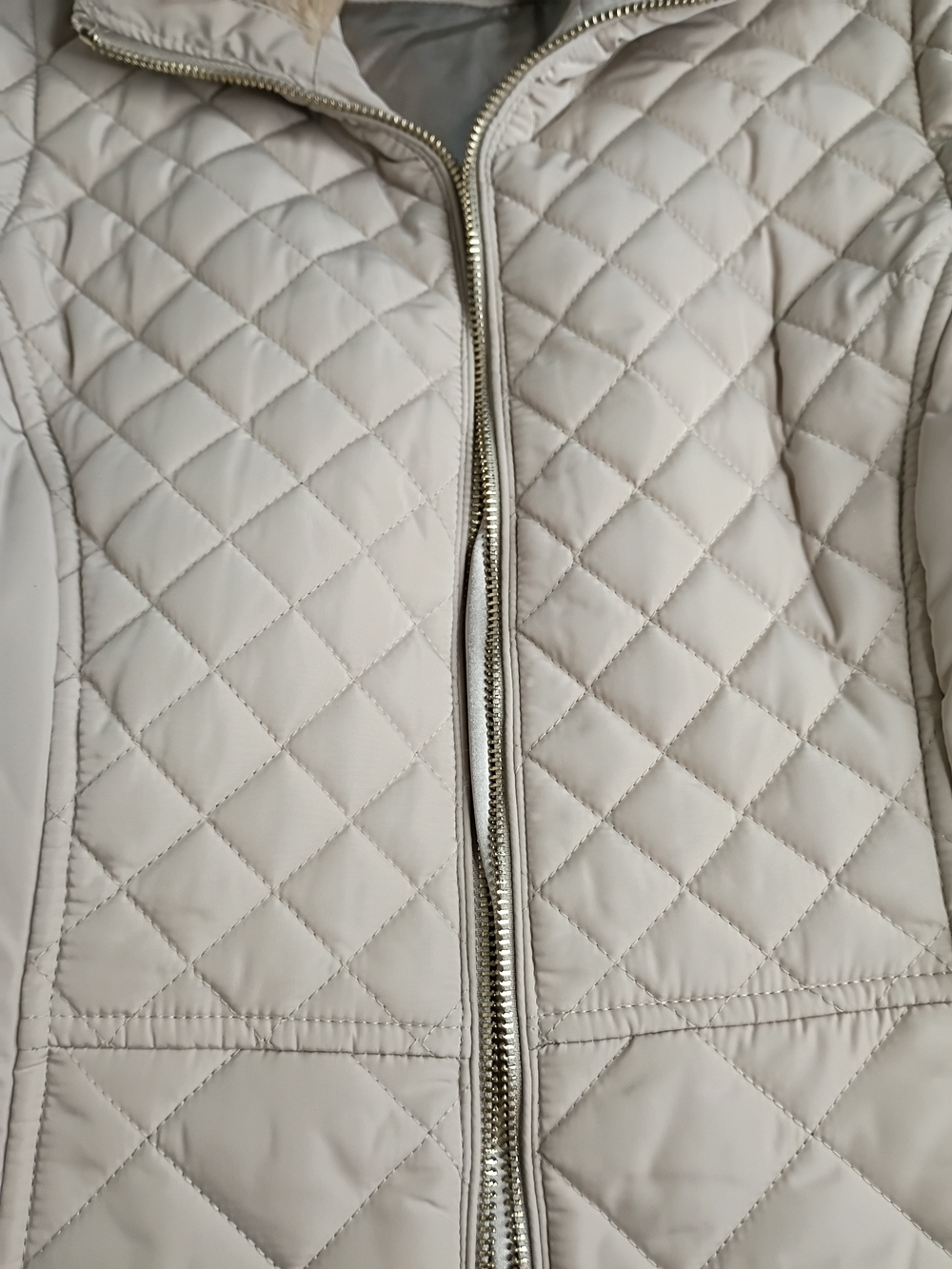 Calvin Klein Quilted Faux-Fur Collar Puffer Vest - Beige - Picture 5 of 12